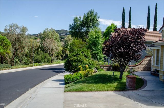 24371 Crestview Drive, Newhall, CA 91321
