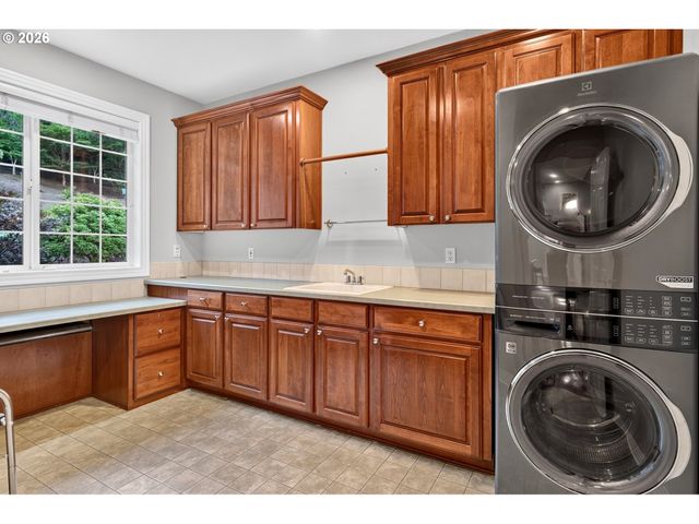 4306 Se AUGUSTA Loop, Gresham, OR 97080