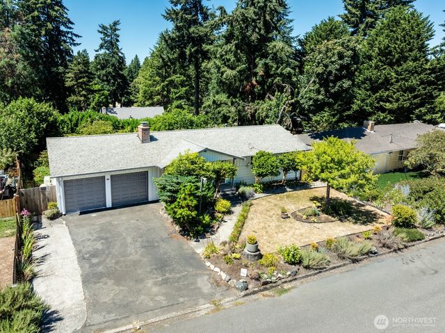 30633 4th Avenue S, Federal Way, WA 98003