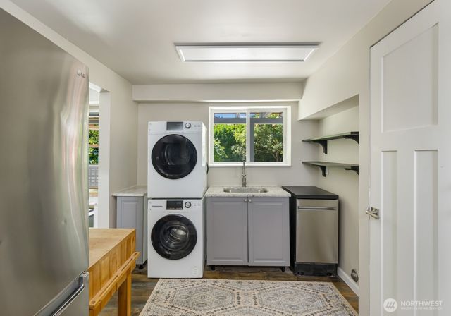 30633 4th Avenue S, Federal Way, WA 98003