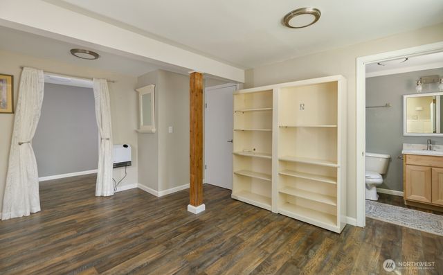 30633 4th Avenue S, Federal Way, WA 98003