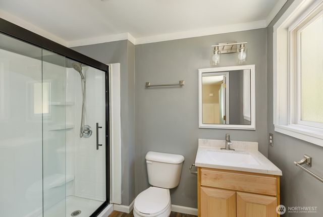 30633 4th Avenue S, Federal Way, WA 98003