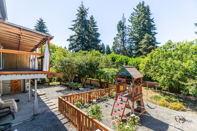 30633 4th Avenue S, Federal Way, WA 98003