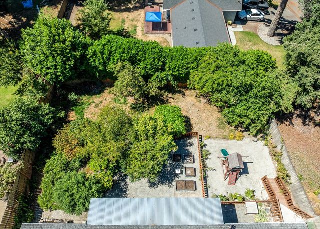 30633 4th Avenue S, Federal Way, WA 98003