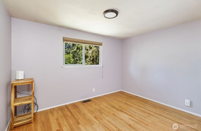 30633 4th Avenue S, Federal Way, WA 98003