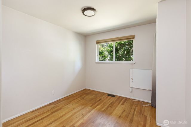 30633 4th Avenue S, Federal Way, WA 98003