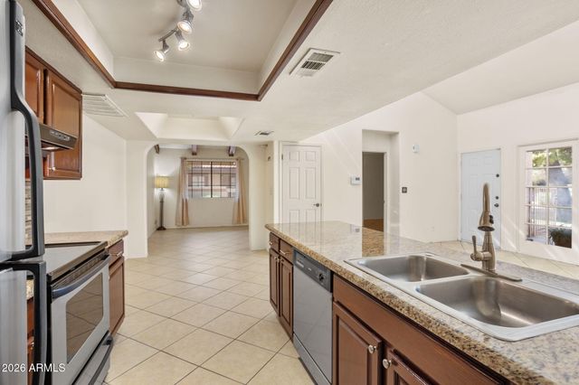 6900 E GOLD DUST Avenue 144, Paradise Valley, AZ 85253