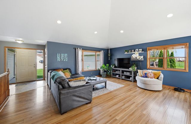 6328 Freedom Lane NW, Rochester, MN 55901