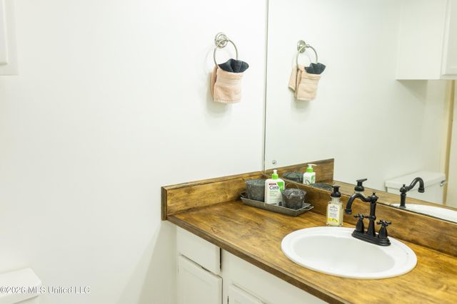 1200 Barnett Bend Circle, Brandon, MS 39047