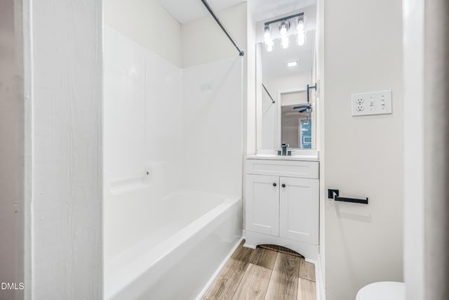 221 Howell Street 100a, Chapel Hill, NC 27514