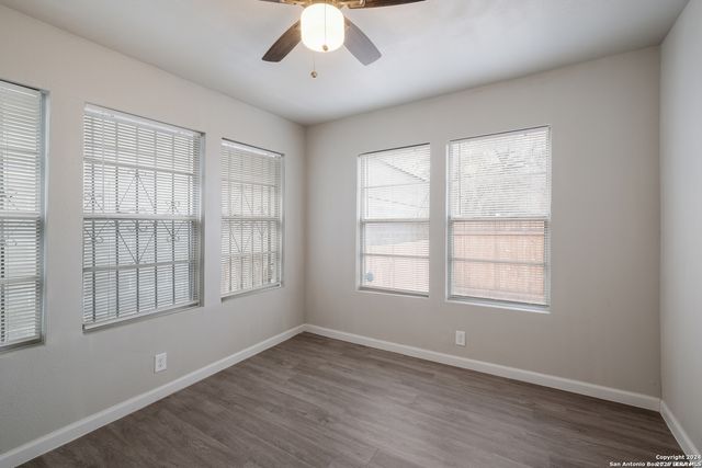 325 S HACKBERRY ST, San Antonio, TX 78203