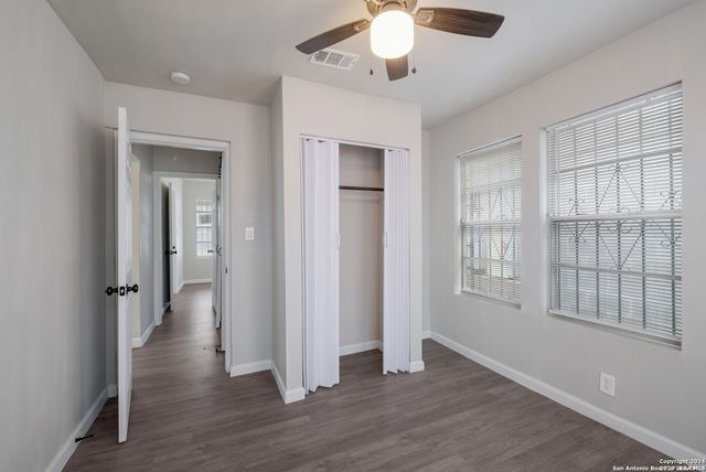 325 S HACKBERRY ST, San Antonio, TX 78203