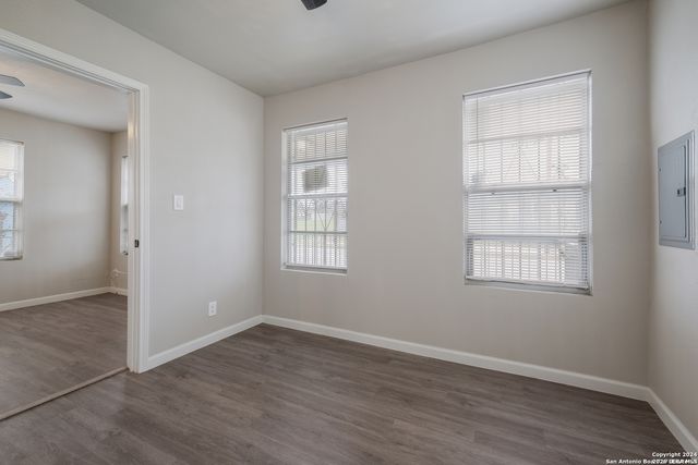 325 S HACKBERRY ST, San Antonio, TX 78203