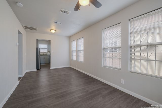 325 S HACKBERRY ST, San Antonio, TX 78203