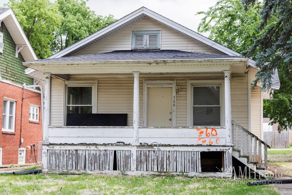 360 S ELM Avenue, Kankakee, IL 60901