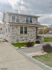 507 Cedarbrook Ave, South Plainfield Boro, NJ 07080