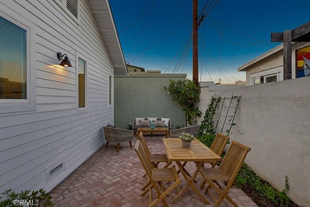320 Saint Joseph, Long Beach, CA 90814
