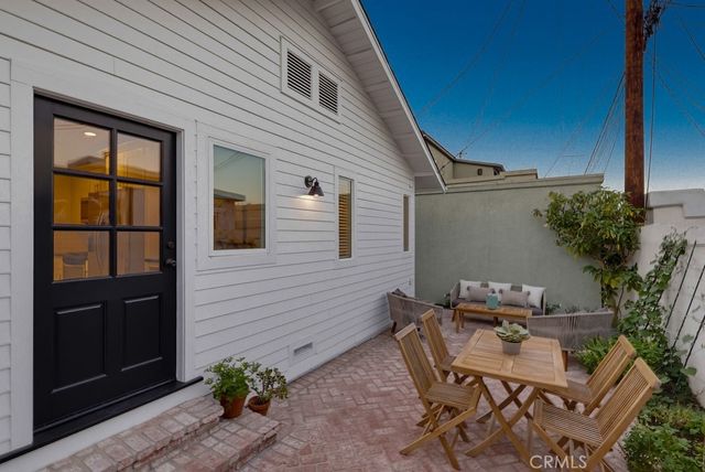 320 Saint Joseph, Long Beach, CA 90814