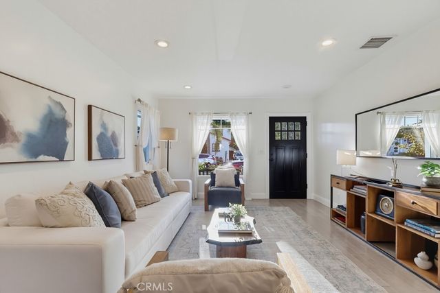 320 Saint Joseph, Long Beach, CA 90814