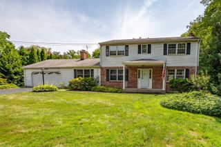 198 North Timber Lane, Cheshire, CT 06410