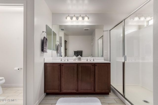 5740 W RAYMOND Street, Phoenix, AZ 85043