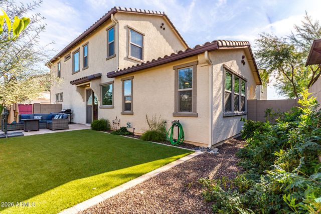 5740 W RAYMOND Street, Phoenix, AZ 85043