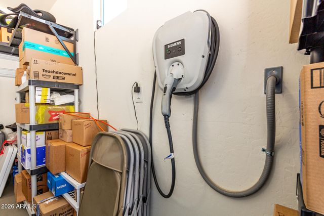 5740 W RAYMOND Street, Phoenix, AZ 85043