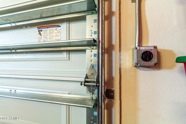 5740 W RAYMOND Street, Phoenix, AZ 85043