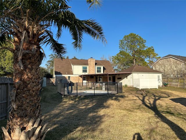 605 Tanglewood Drive, Friendswood, TX 77546