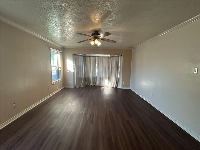 605 Tanglewood Drive, Friendswood, TX 77546