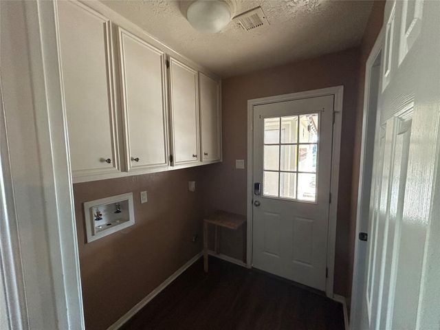 605 Tanglewood Drive, Friendswood, TX 77546