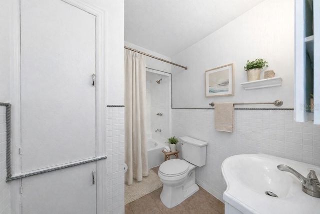 2545 32ND AVENUE N, St Petersburg, FL 33713