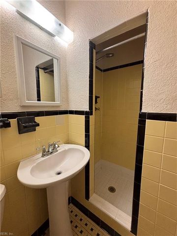 1710 Kingston Ave Apt 3, Norfolk, VA 23503