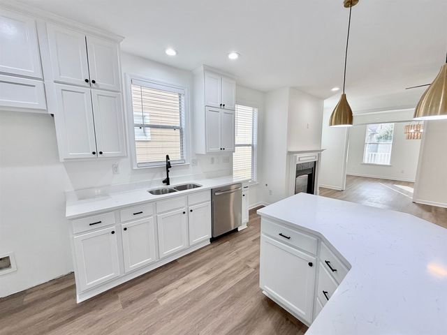 1376 ISLAND TOWN DR, Memphis, TN 38103