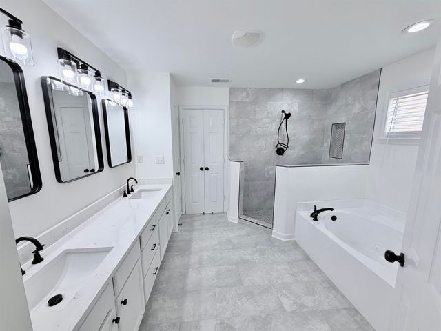 1376 ISLAND TOWN DR, Memphis, TN 38103