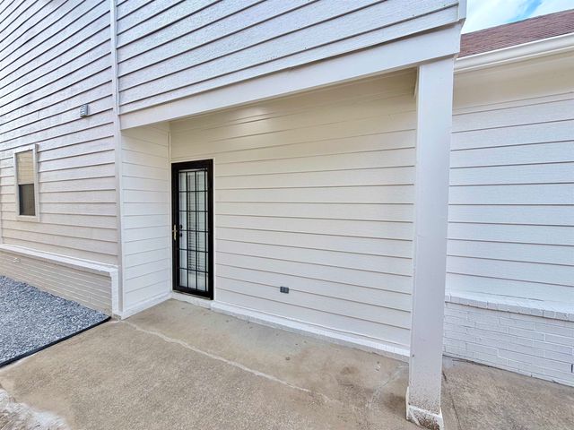 1376 ISLAND TOWN DR, Memphis, TN 38103