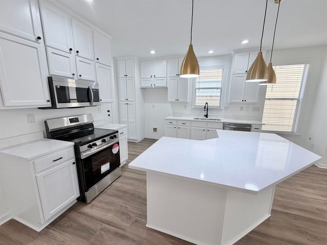 1376 ISLAND TOWN DR, Memphis, TN 38103