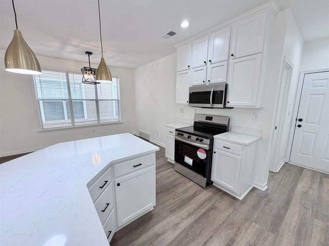 1376 ISLAND TOWN DR, Memphis, TN 38103