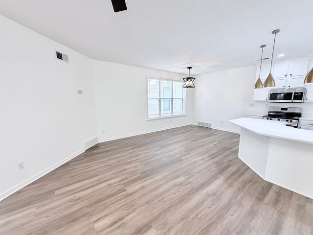 1376 ISLAND TOWN DR, Memphis, TN 38103