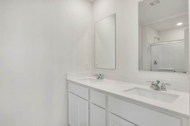 437 lakeshore Court, St. Charles, IL 60174