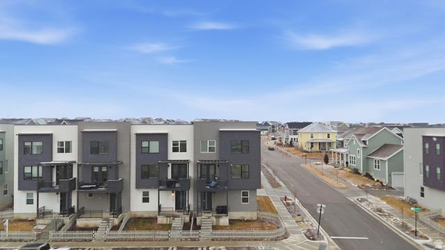 6148 W SOUTH JORDAN PKWY, South Jordan, UT 84009