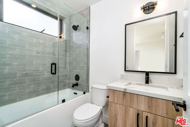 2204 Carmona Avenue, Los Angeles, CA 90016