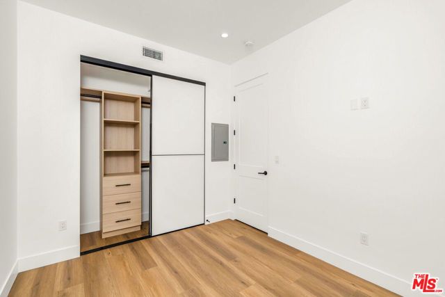 2204 Carmona Avenue, Los Angeles, CA 90016