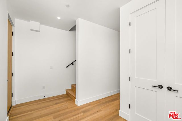 2204 Carmona Avenue, Los Angeles, CA 90016