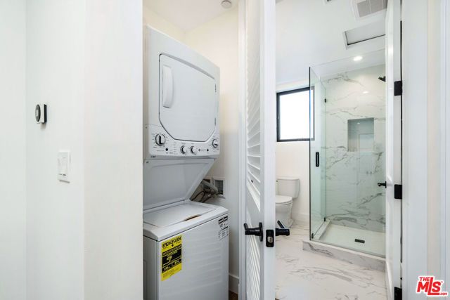 2204 Carmona Avenue, Los Angeles, CA 90016