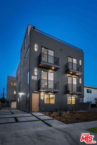 2204 Carmona Avenue, Los Angeles, CA 90016