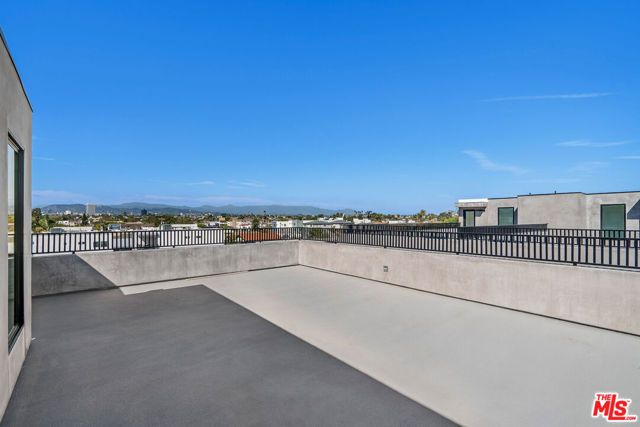 2204 Carmona Avenue, Los Angeles, CA 90016