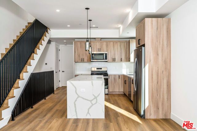 2204 Carmona Avenue, Los Angeles, CA 90016