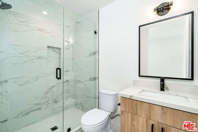 2204 Carmona Avenue, Los Angeles, CA 90016