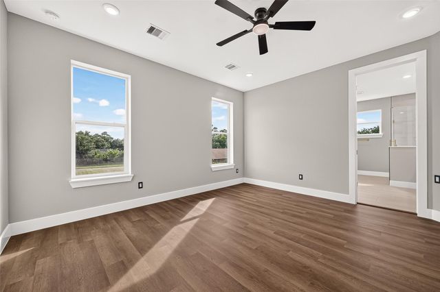 703 Carol Lynn Drive B, Missouri City, TX 77489